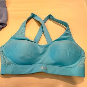 Under Armour Sports Bra with adjustable straps
